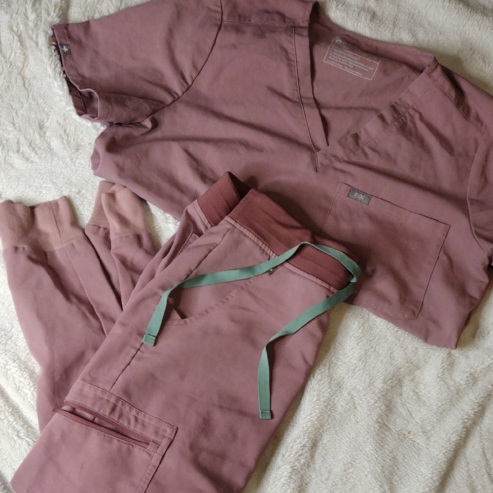 Figs Mauve Jogger Scrubs Set